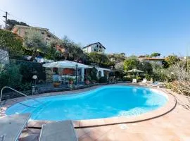 Villa Renetta with Swimming pool and Jacuzzi and parking