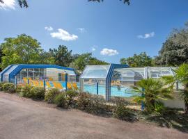 Mobil Home XXL 4 chambres - Camping Ostrea，位于Allards的酒店