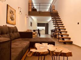 Loft Athens -Nomad Friendly # SuperHost hub#，位于雅典德谟克利特国家科学研究中心附近的酒店