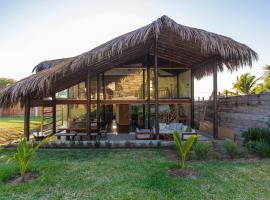Zuzu Vichayito Casa para 9 con piscina，位于洛斯拉甘斯的别墅