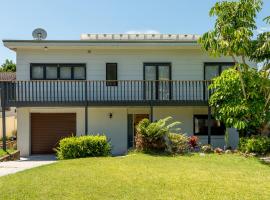 Central Coast-Spacious House 5 minutes drive to beach，位于Tumbi Umbi的酒店