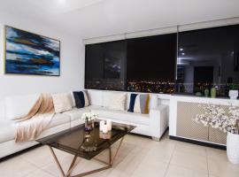 Puerto Santa Ana Luxury Suites Guayaquil，位于瓜亚基尔的公寓