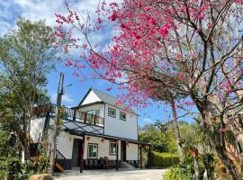 飞萤农庄，位于Tongxiao的带泳池的酒店