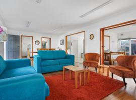 Orewa Kiwi Cabins，位于奥雷瓦的酒店