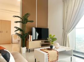 Modern Muji Inspired Design, Bandar Menjarala, near to DesaParkCity 2 Bedrooms Suite，位于吉隆坡的带泳池的酒店