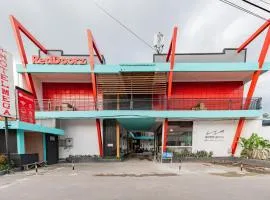 RedDoorz near Kejaksan Station Cirebon