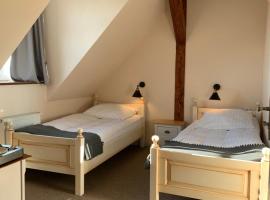 Dworek Golikowo，位于Sławno的酒店