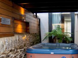 Edge14- spacious, stylish and near the beach!，位于纽基的酒店