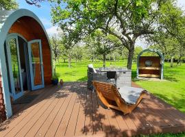 Orchard Farm Luxury Glamping and Campsite，位于格拉斯顿伯里的酒店