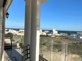 Luxury 3 Bedrooms Apartment Sea View