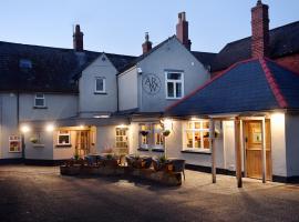 Alfred Russel Wallace Restaurant with Rooms，位于阿斯克的酒店