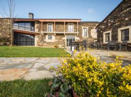 Hotel Rural O Cruce do Burgo，位于Friol的酒店