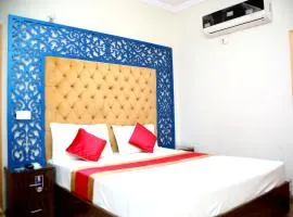 Doves Inn Hotel, Tipu Block, Feroze Pur Road, kalma Chowk