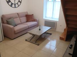 Joli duplex le clos St Jacques，位于埃唐普的酒店