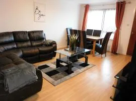 2 bed Apt on Quiet Cul-de-Sac, Fab Location