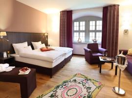Hotel Garni Schloß Schönberg，位于巴特布兰巴赫的酒店
