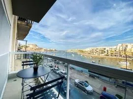 Sea front 3rd floor Apartment in Marsaskala by Solea