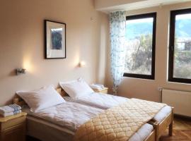 Hotel Hinovi Hvoyna，位于Hvoyna的酒店