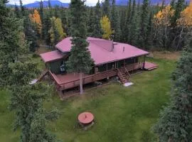 Denali Natl Park 3 Bedroom Home on 5 Acres, hiking and wildlife