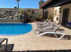 Casa Paraiso Villa Tenerife, stunning family bungalow with totally secluded pool area, wheelchair friendly，位于圣米格尔德阿沃纳的无障碍酒店