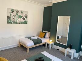 Kitchener - Wonderful 2-Bedroom Apt Sleeps 5 Free Parking Free WiFi，位于盖茨黑德的公寓