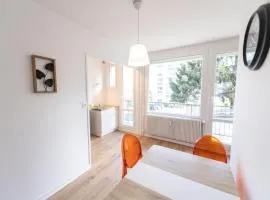 LE DAUPHIN - Place parking privée gratuit - WIFI et TV