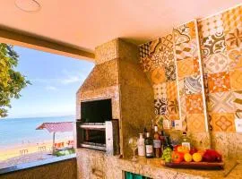 Casa com pes na areia em Iriri - ES