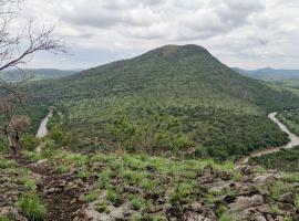 Adorable unique guest house - African bush feel，位于Kalkheuvel马加利斯堡会议中心附近的酒店