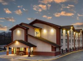 Super 8 by Wyndham Waynesburg - Recently Renovated!，位于Waynesburg的酒店