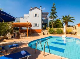 Blue Villa 1 - With Private Pool，位于Perama的度假短租房