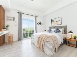 Amani Grand #332, Near Mactan Airport,Fast WIFI, Netflix & Pool