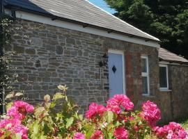 Converted rural stone cottage, Swansea，位于斯旺西的酒店