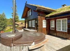 Amazing Home In Rjukan With Sauna And 5 Bedrooms，位于尤坎的乡村别墅