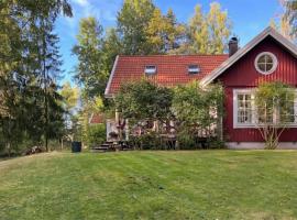 Lovely Home In Ljuster With Kitchen，位于Ljusterö的乡村别墅