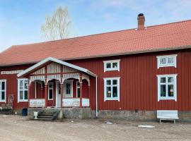 Awesome Home In Bredaryd With Wifi，位于Bredaryd的酒店