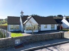 4 bedroom Holiday Home In Union Hall, West Cork，位于Union Hall的度假短租房
