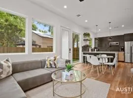 Super Stunning Back House w Terrace in East Chavez