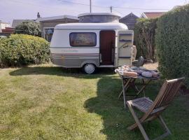 Sundial Cottage Eriba Caravan，位于诺里奇的露营地