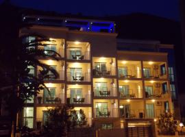 Apartments and Rooms Grand Palazzo，位于布德瓦的酒店