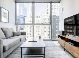 Loop 1BR w Gym Pool nr Chicago Riverwalk CHI-280