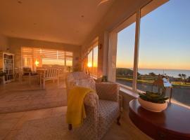 Follies Suites Ballyvoile，位于邓加文的酒店