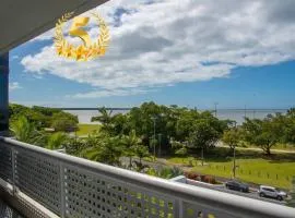 Cairns Luxury Waterview Apartment