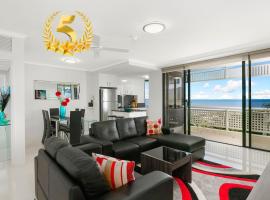 凯恩斯豪华海滨公寓，位于凯恩斯北昆士兰技术与继续教育学院 - 凯恩斯校区附近的酒店