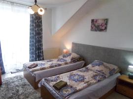 Motel Anna Serafin，位于Radom-Sadkow Airport - RDO附近的酒店