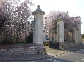 Gite de l'Abbaye d'Etrun，位于Étrun的度假屋