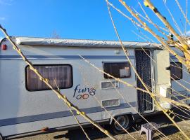 Louise´s Camper，位于Neusiedl an der Zaya的低价酒店