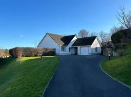 Llais Y Mor- Spacious 4 bedroom home with coastal views and nearby beach