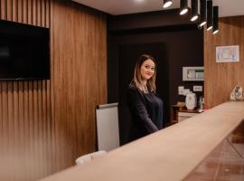 Hotel Ariata，位于Scheia的酒店