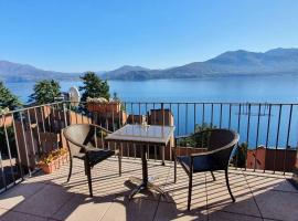 Great apartment with amazing view of Lago Maggiore，位于Oggebbio的酒店