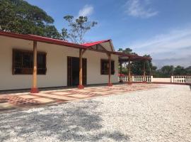 Finca Rosabel cerca a Villeta，位于Quebradanegra的酒店